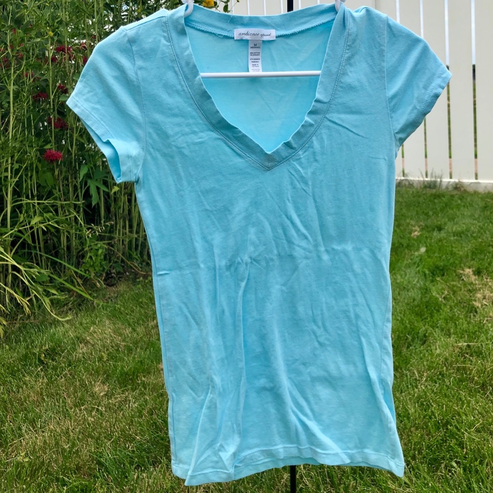 Baby Blue-Fitted-V-neck